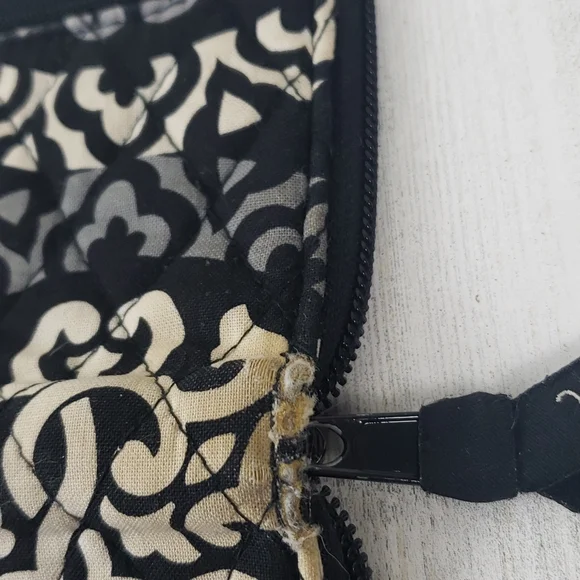 Loved Vera Bradley Canterbury Magenta fold zipup wristlet - Picture 5 of 12